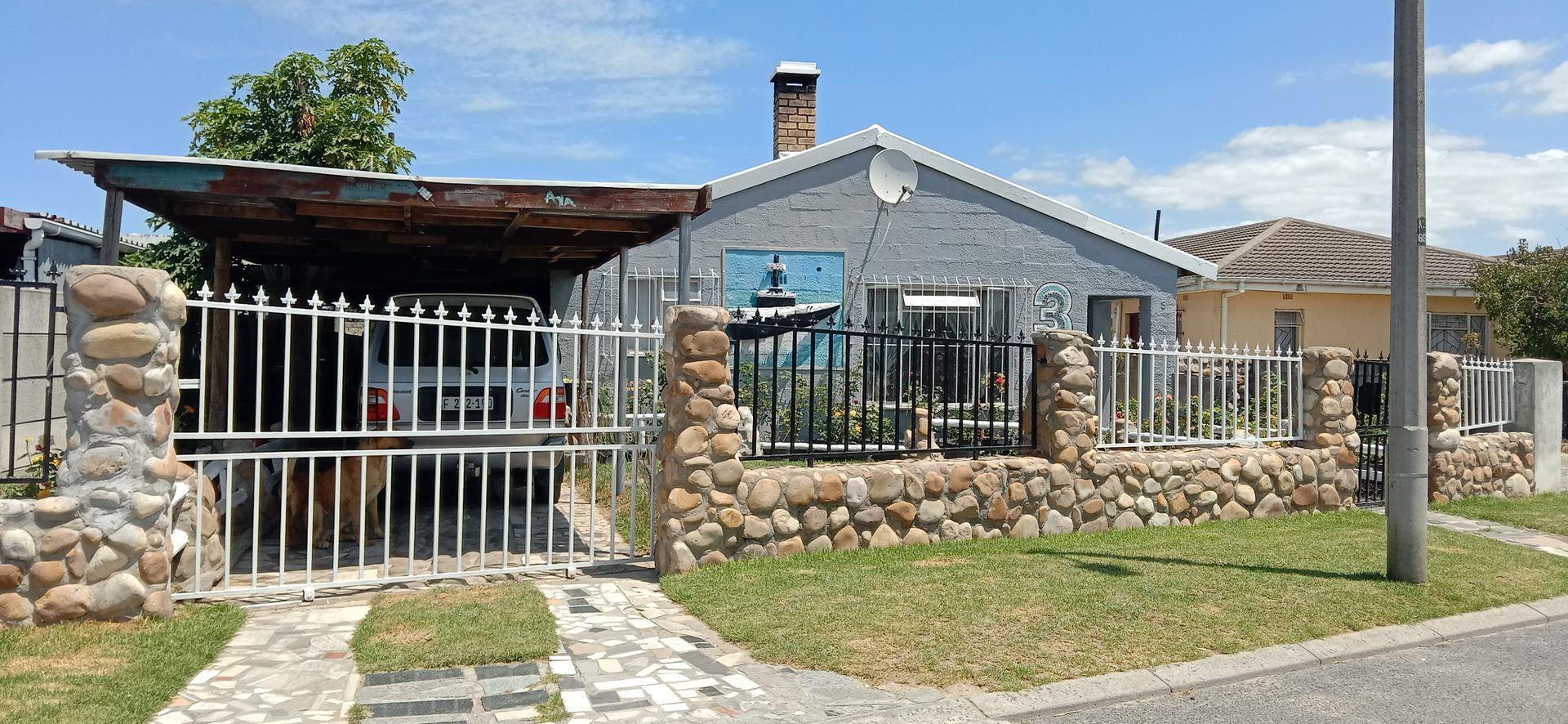 4 Bedroom Property for Sale in Beverly Park Western Cape